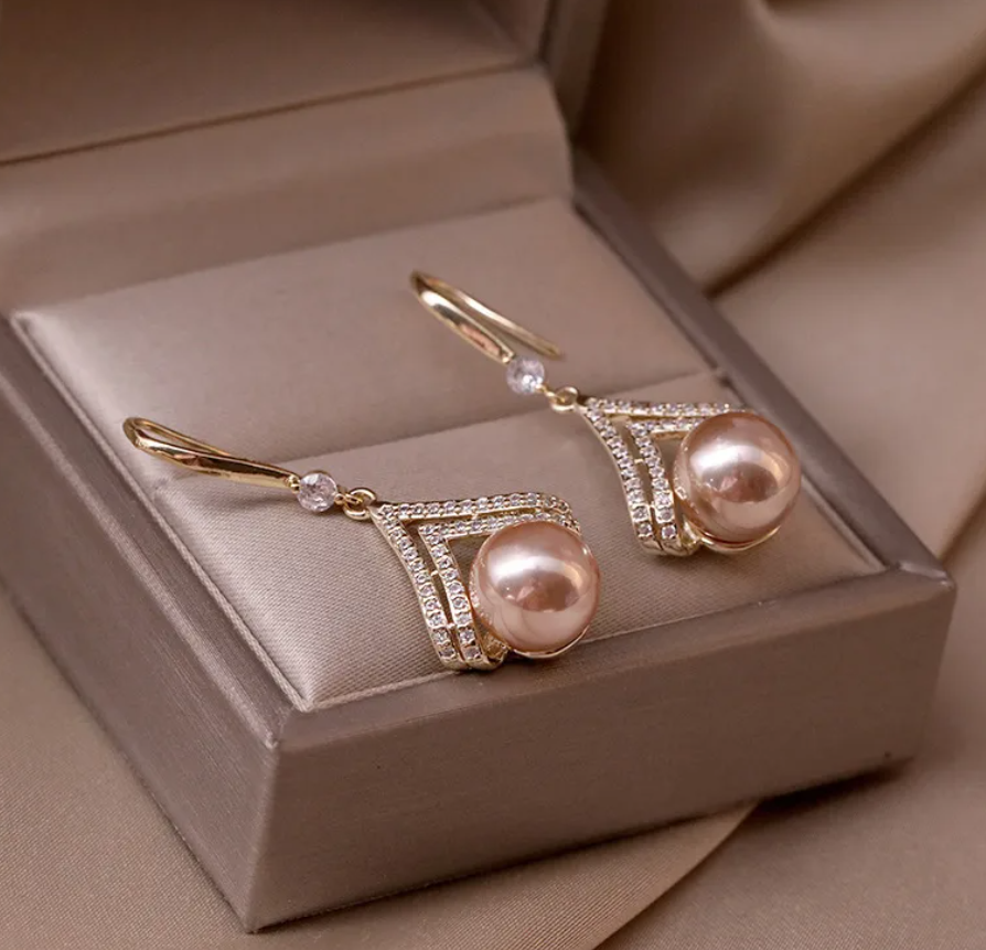 R7 Pearl & Diamante Earrings 397
