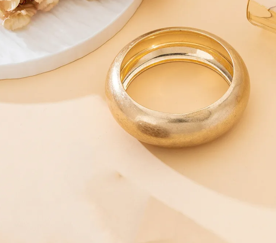 R7 Hammered Bracelet Gold 446