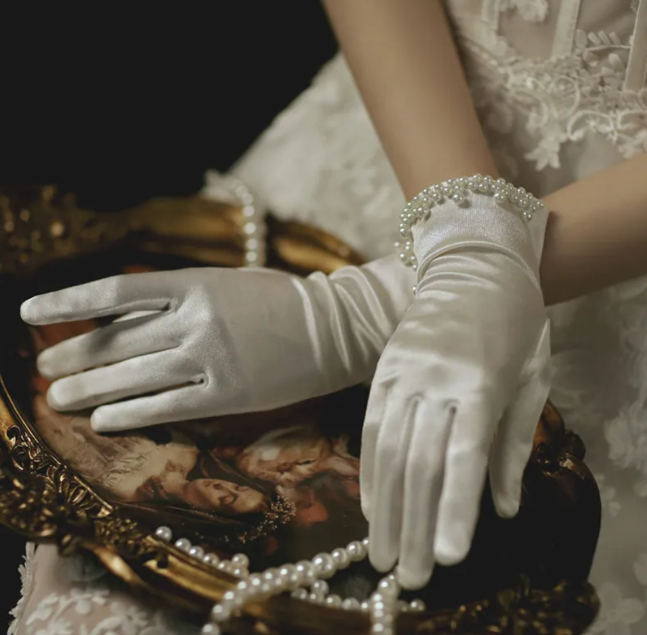 Short Gloves White Satin with Pearl edge