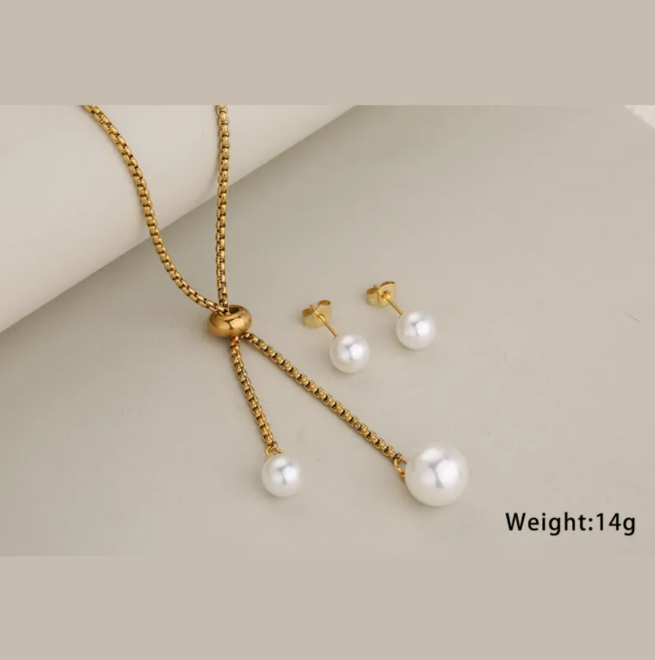 R7 Pearl Necklace and earring set Gold 524