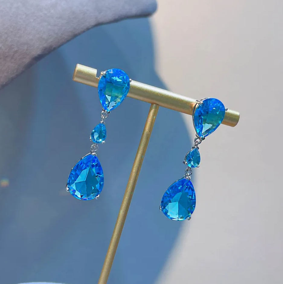 R7 Moissan earring in Sea Blue 526
