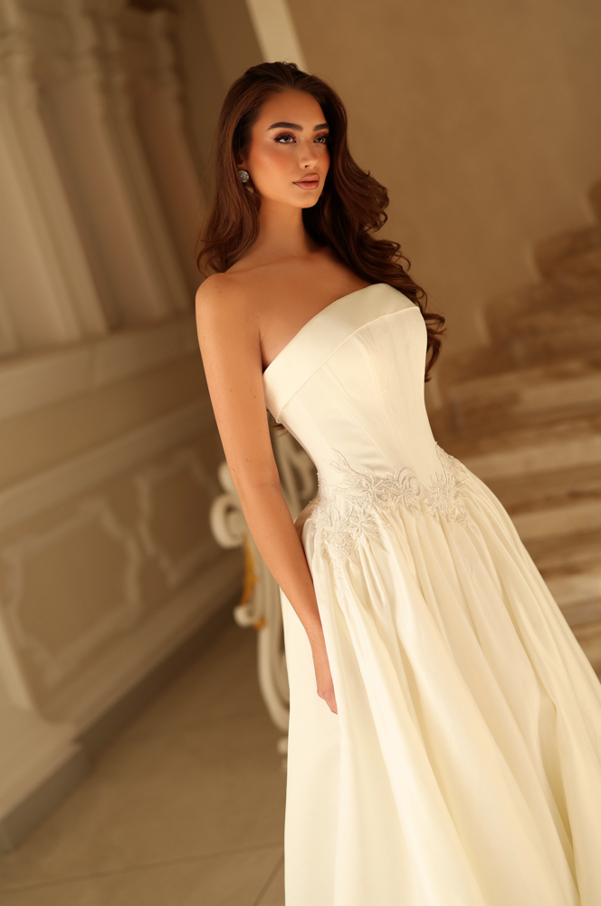Tina Holly - TK800 Cressida (Available in Off White)