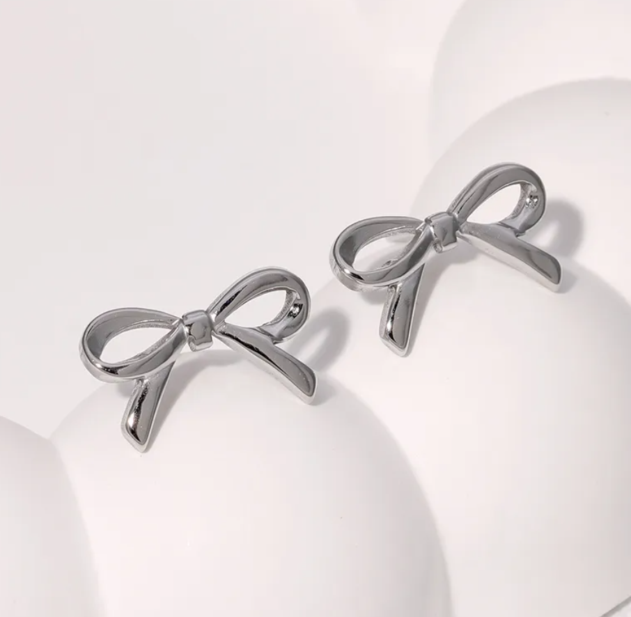 R7 Mini Bow Earrings Silver 361