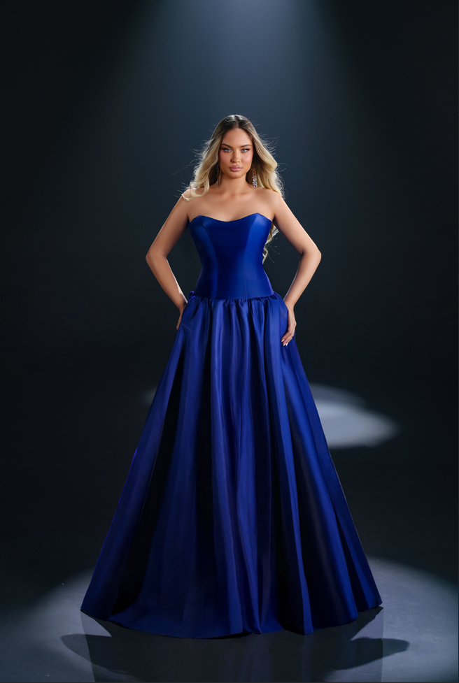 Nicoletta - NC4080 (Available in Red, Black and Cobalt)