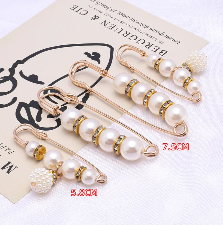 R7 Brooches set of 4 542
