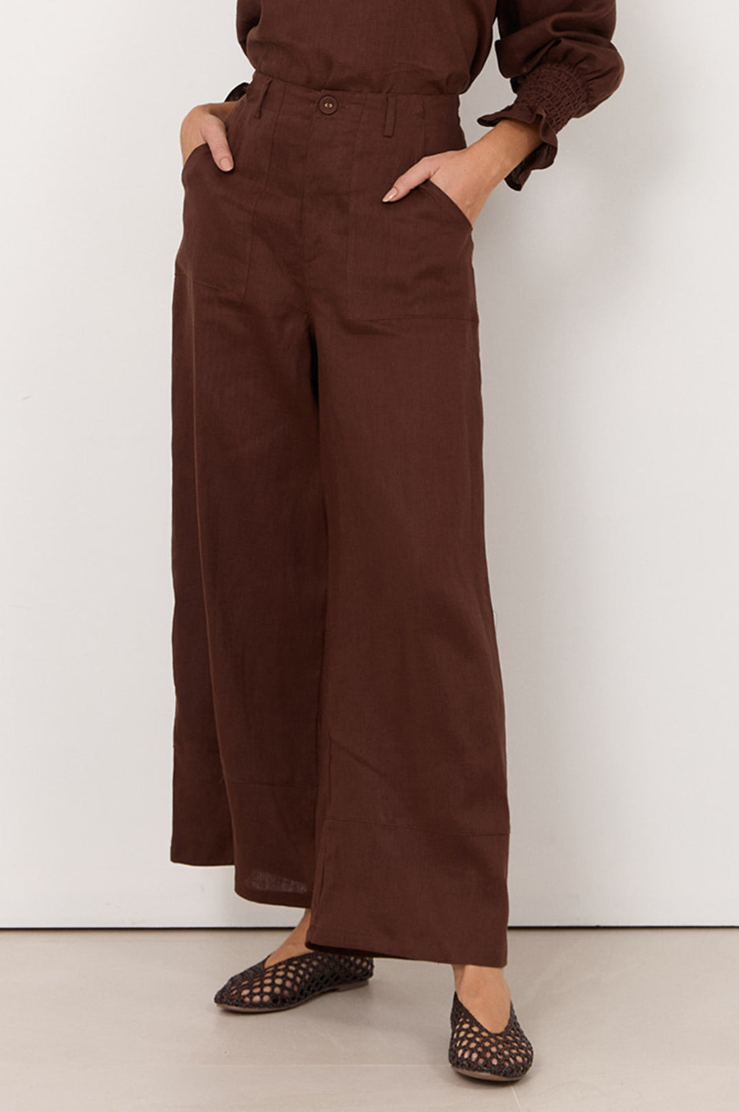 Adorne Gabrielle Linen Pant in Chocolate