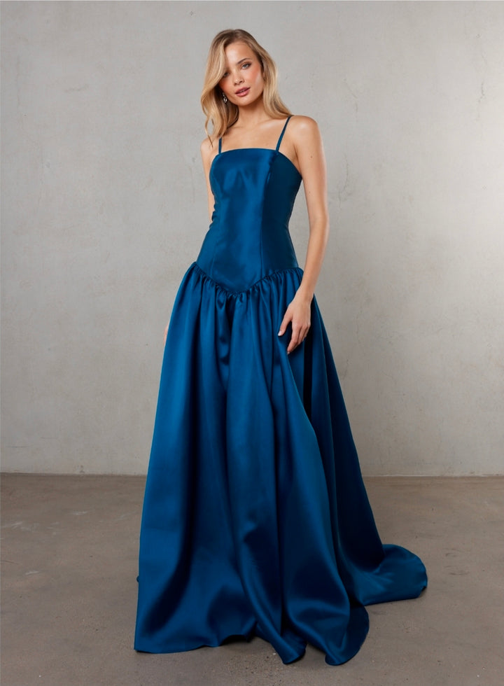 Poseur Fernsnda PS2534 Available in Navy, Pale Blue and Red)