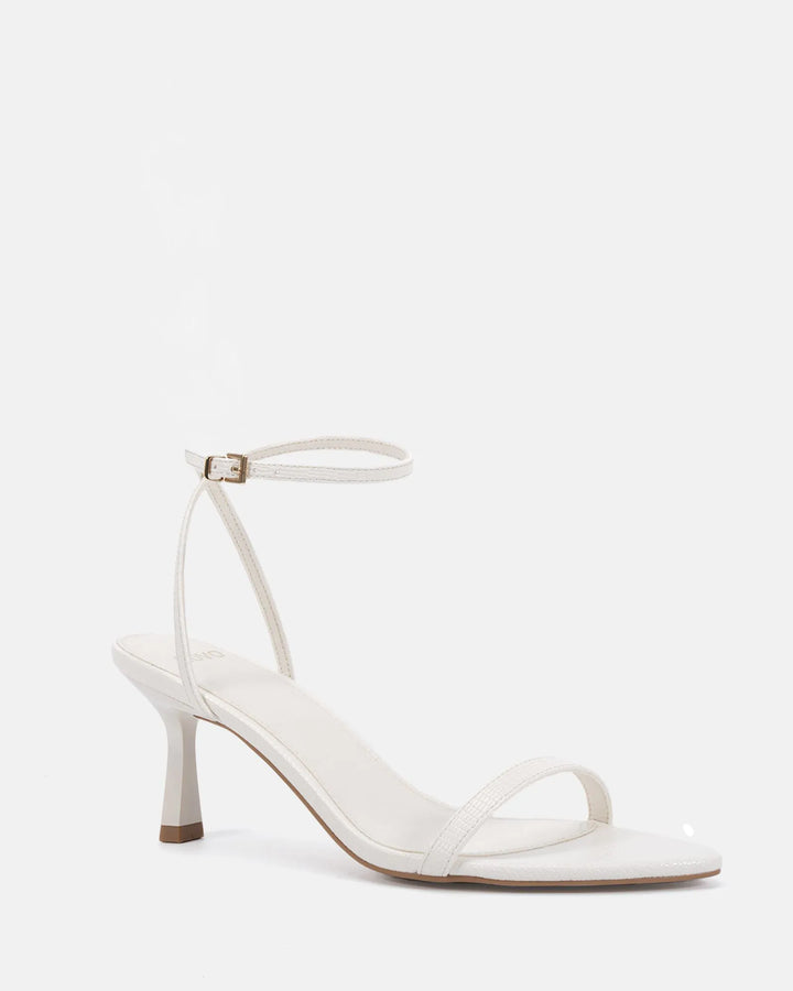 Novo Vaedas White Heels