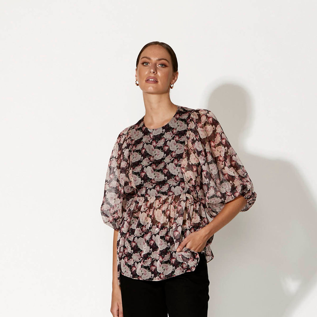Fate Breaking Away Rose Garden Top