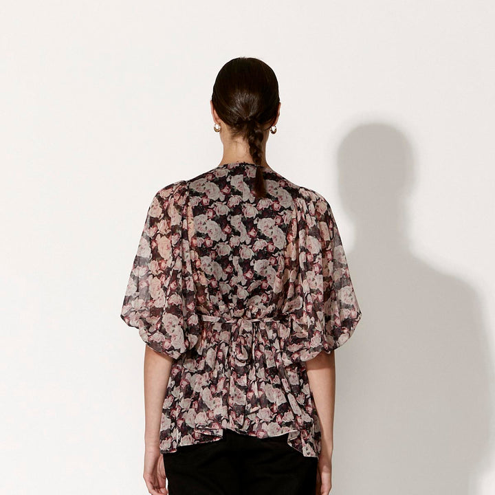 Fate Breaking Away Rose Garden Top
