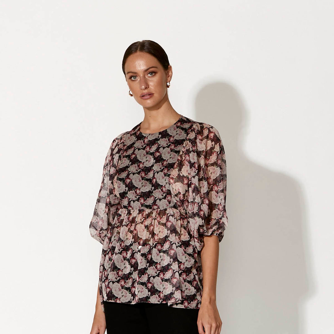 Fate Breaking Away Rose Garden Top