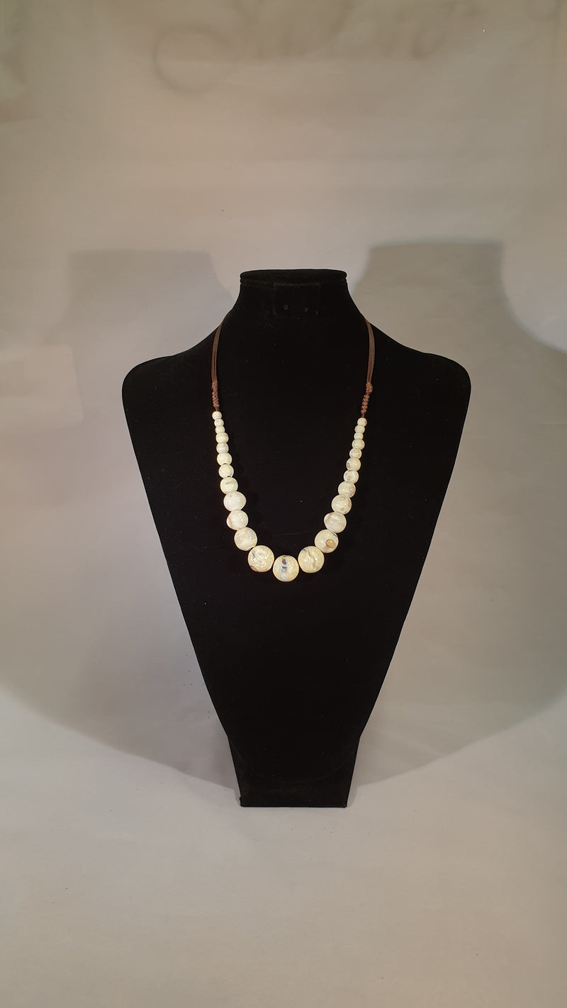 Stellar Rose Cream Stone necklace 64073