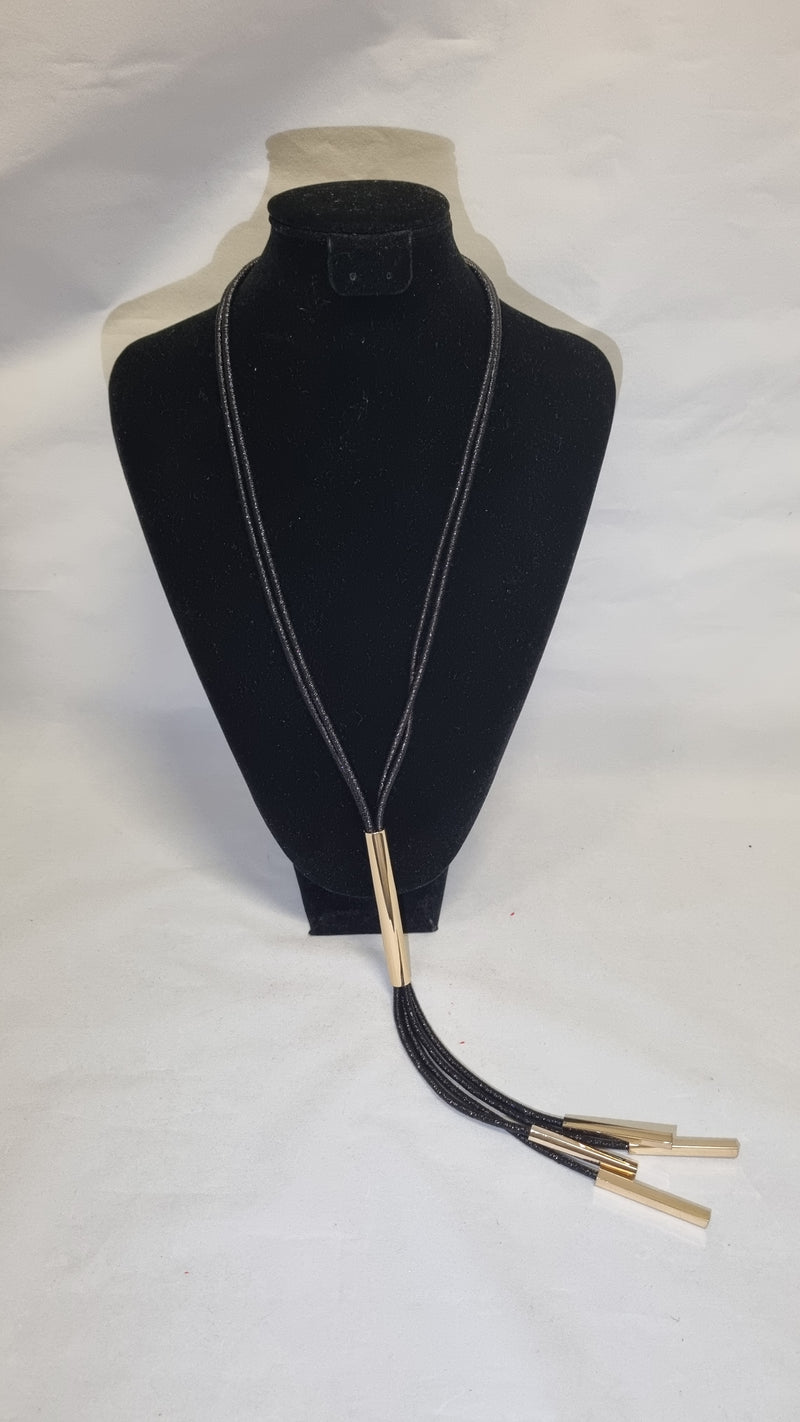 Stellar Rose Metallic cord and gold necklace in black 70047