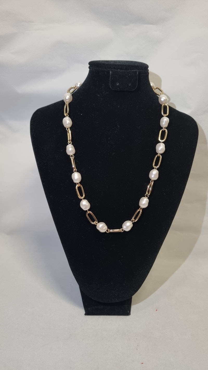 Stellar Rose Pearl and Gold necklace 70011