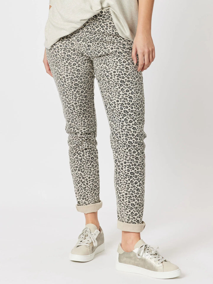 Threadz Reversable Slim Leg Jean in Stone